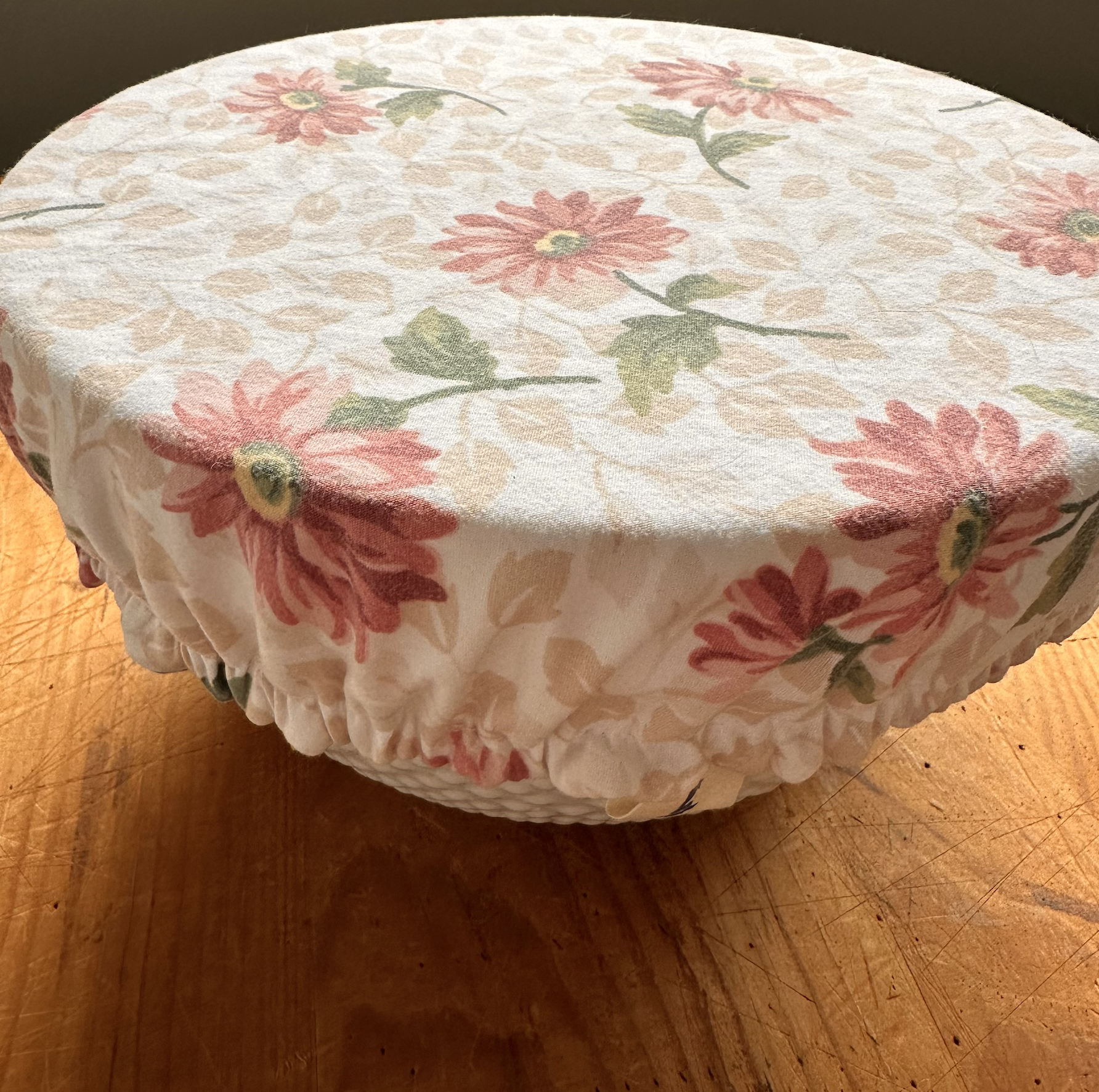 compra cubiertas para tazones hechas a mano en linea con telas vintage recicladas y reutilizadas por wild bluebell homestead 5