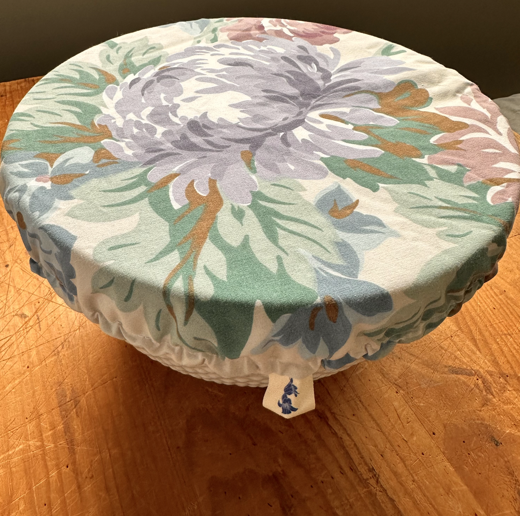 compra cubiertas para tazones hechas a mano en linea con telas vintage recicladas y reutilizadas por wild bluebell homestead 6