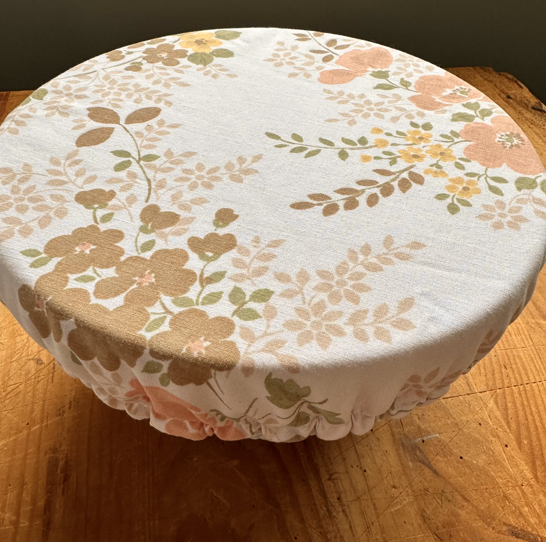 compra cubiertas para tazones hechas a mano en linea con telas vintage recicladas y reutilizadas por wild bluebell homestead